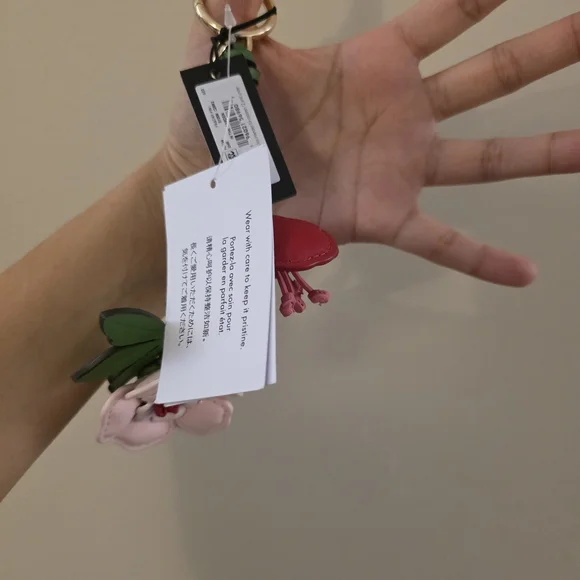 Floral Leather Keychain with Red and Pink Accents - Picture 5 of 5